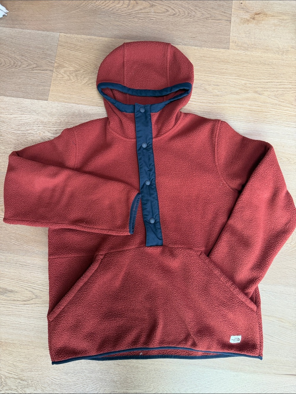 The North Face Carbondale 1/2 snap fleece pull over hoodies